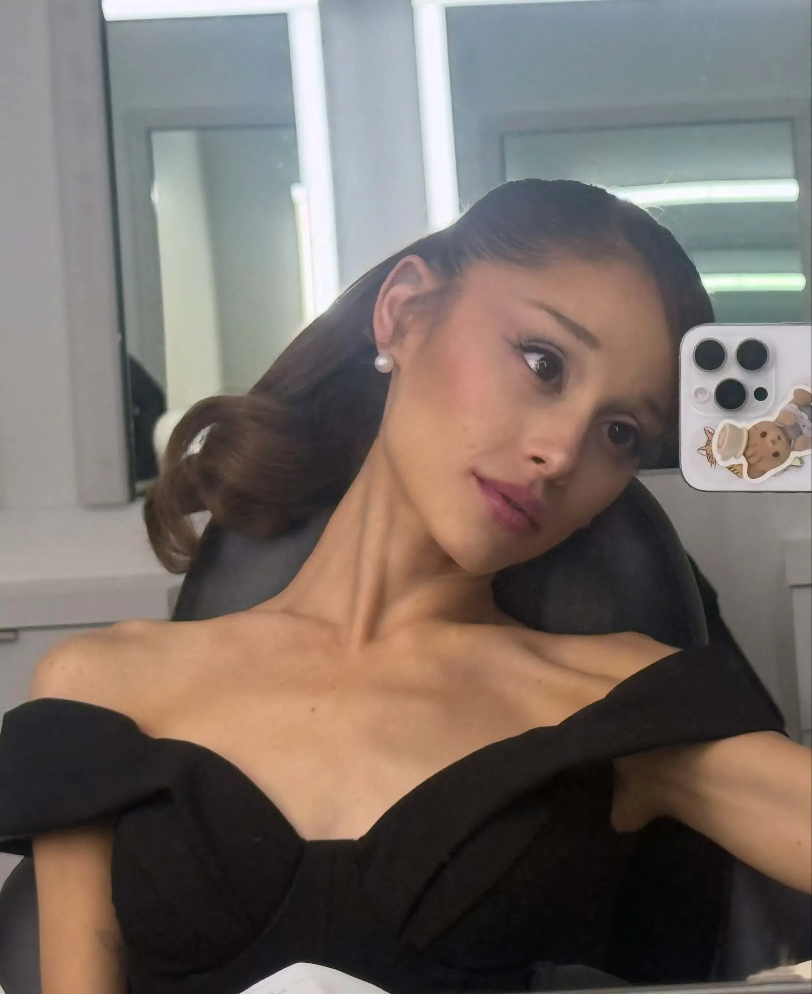 Ariana Grande siber saldırıda şarkılarının çalınması nedeniyle dava açtı
