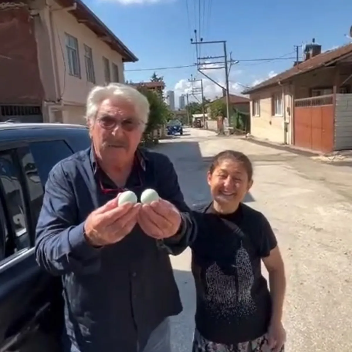 Erdal Özyağcılar yol tarifi sordu vatandaş yumurta verdi