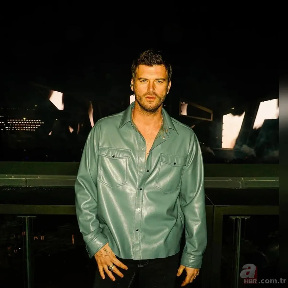 Kıvanç Tatlıtuğ Instagram hesabını kapattı