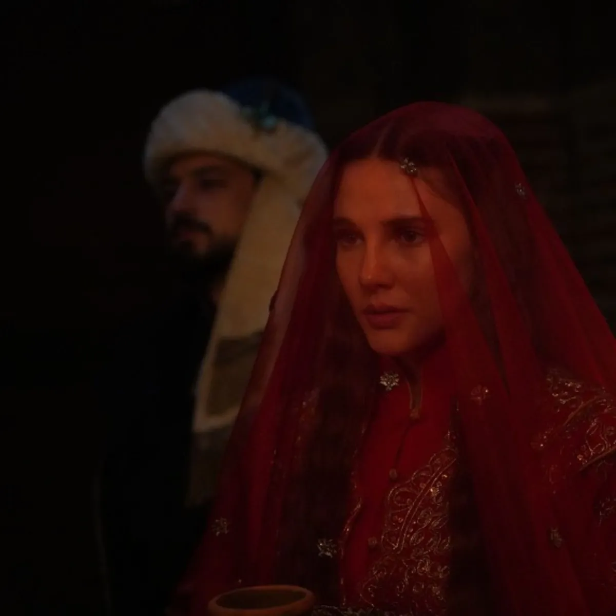 Kuruluş Orhan'da Sultan Orhan ve Asporça nikâhlandı.