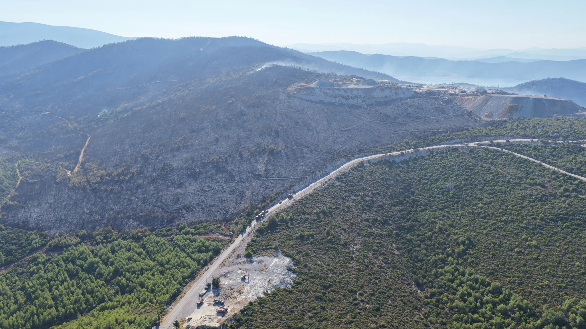 Milas'ta orman yangını lüks siteye ulaştı